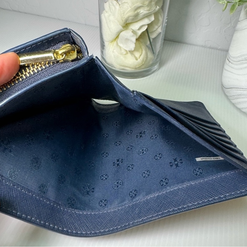 Tory Burch Blue Leather Wallet with Gold Logo - Picture 5 of 7